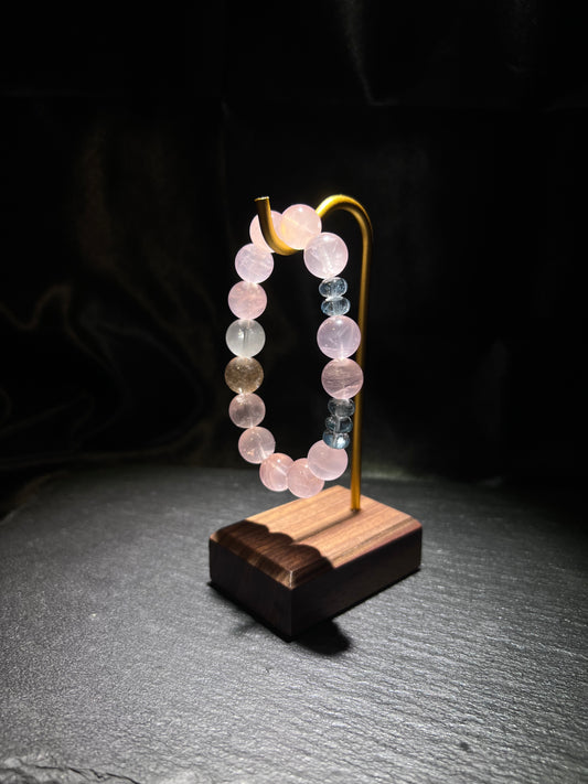 Rabbit Hair Bracelet 2 – close-up detail of natural crystal