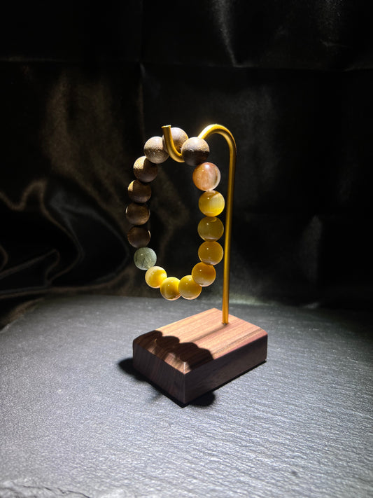 Golden Tiger Eye & Rabbit Hair Bracelet – close-up detail of natural crystal