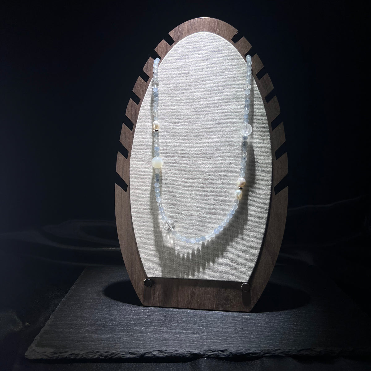 3-Ring Rabbit Hair & Pearl Necklace – detail view 4